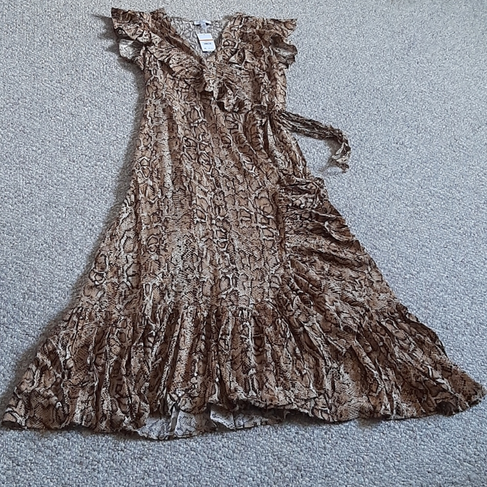 New Snake Skin Print Short Sleeve Wrap Maxi Dress. - Picture 4 of 11